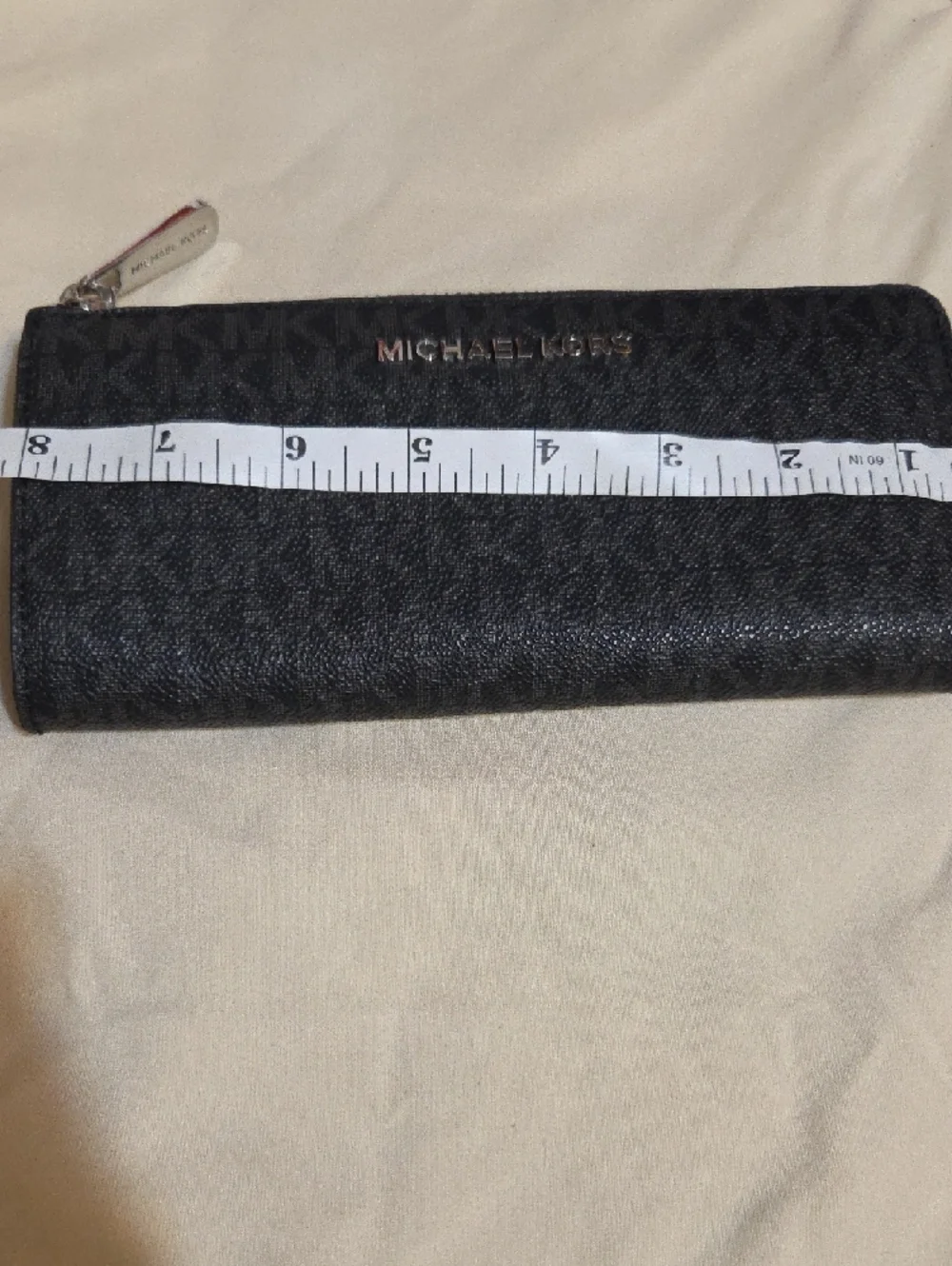 MICHAEL KORS Black Logo Zip Wallet NWOT - Picture 4 of 7